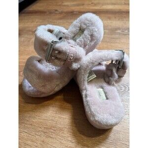 UGG Fluff Slippers new women’s 6